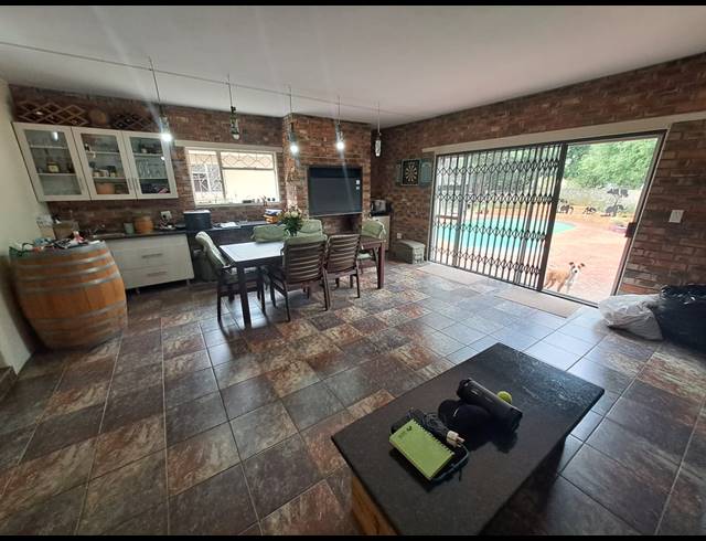 3 BEDROOM HOUSE FOR SALE IN THREE RIVERS EAST
